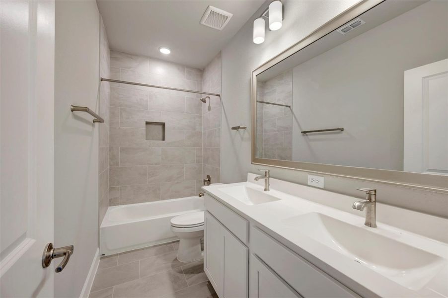 Furnished interior view inside a new home in Pomona 40' Homesites, Manvel (Image 6).