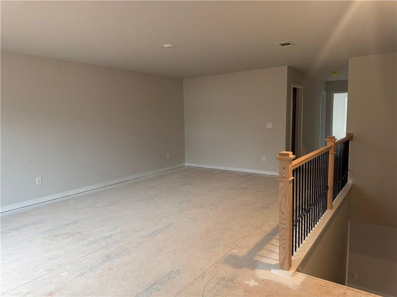 Spacious, unfurnished interior of a new home in Rosewood Lake Preserve, Hoschton (Image 8).