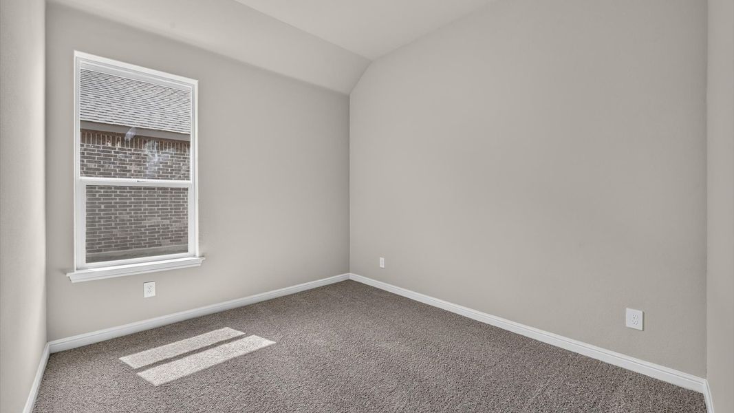 Spacious, unfurnished interior of a new home in Lakeview Pointe, Grand Prairie (Image 23).