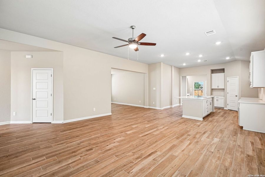 Spacious, unfurnished interior of a new home in Sagebrooke - Premier Series, San Antonio (Image 21).