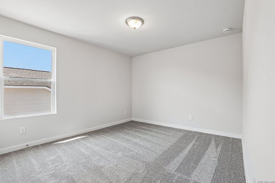 Spacious, unfurnished interior of a new home in Weston Oaks, San Antonio (Image 29).