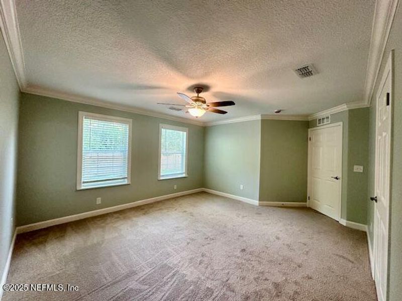 Spacious, unfurnished interior of a new home in , Jacksonville (Image 28).
