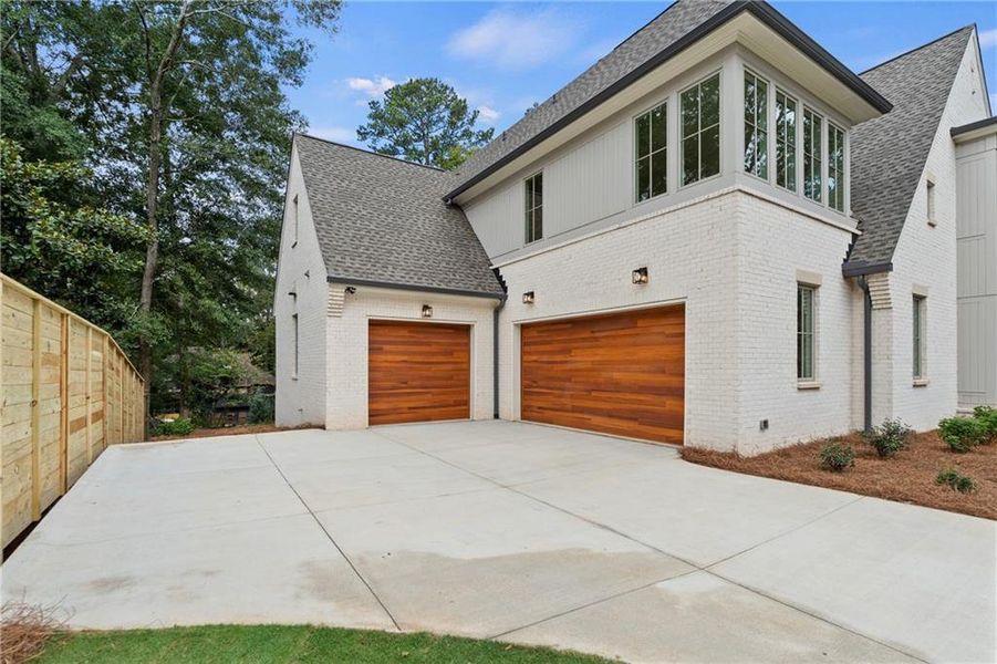 Exterior details and patio area of a home in , Roswell (Image 3).