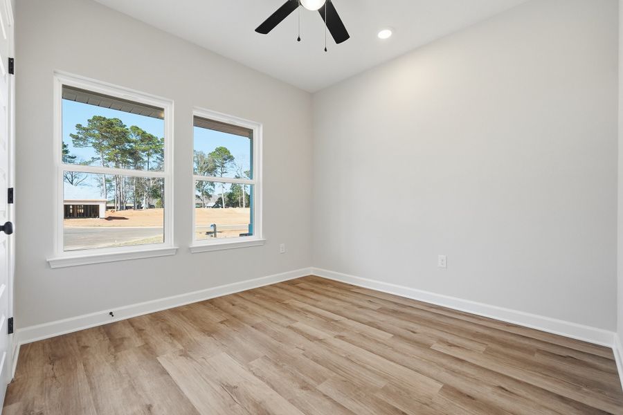 Spacious, unfurnished interior of a new home in Barton's Bend, Crestview (Image 25).