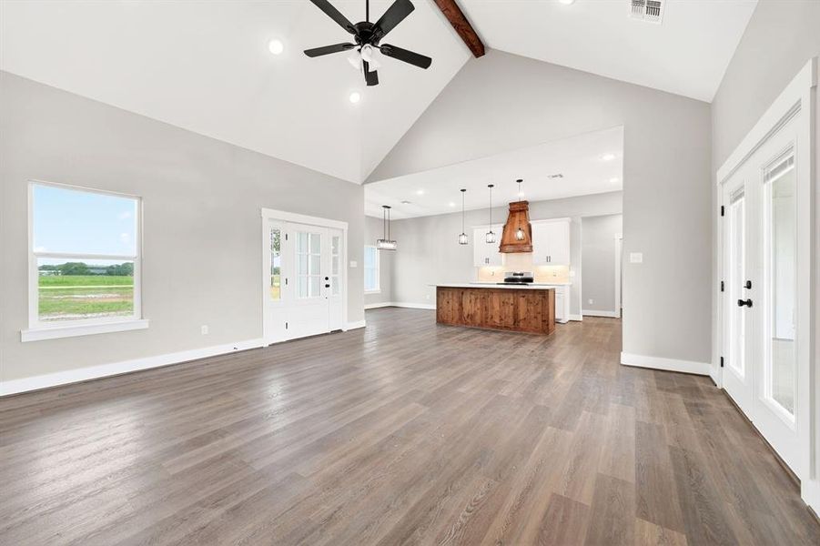 Spacious, unfurnished interior of a new home in , Edgewood (Image 23).