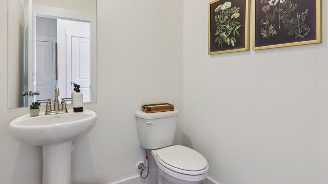 Furnished interior view inside a new home in Fieldcrest Acres, Blountville (Image 22).