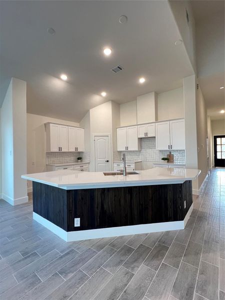 Furnished interior view inside a new home in , Rosharon (Image 3).
