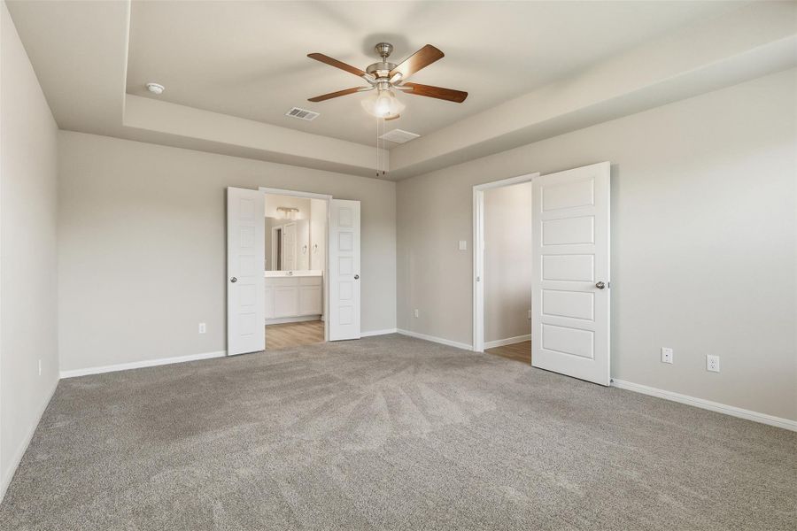 Spacious, unfurnished interior of a new home in , Baytown (Image 21).