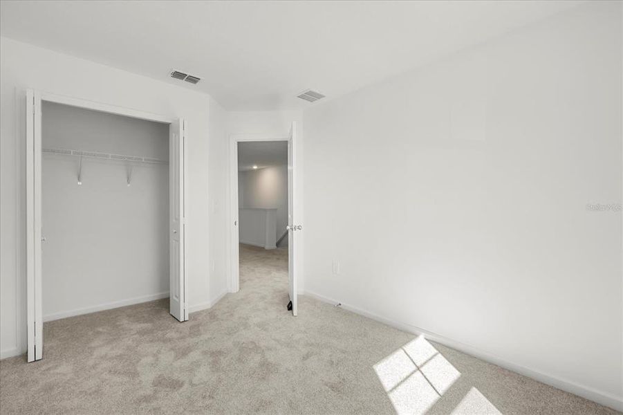 Spacious, unfurnished interior of a new home in , Ocala (Image 13).
