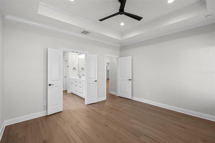 Spacious, unfurnished interior of a new home in , Woodway (Image 25). Spacious, unfurnished interior of a new home in , Woodway (Image 25).