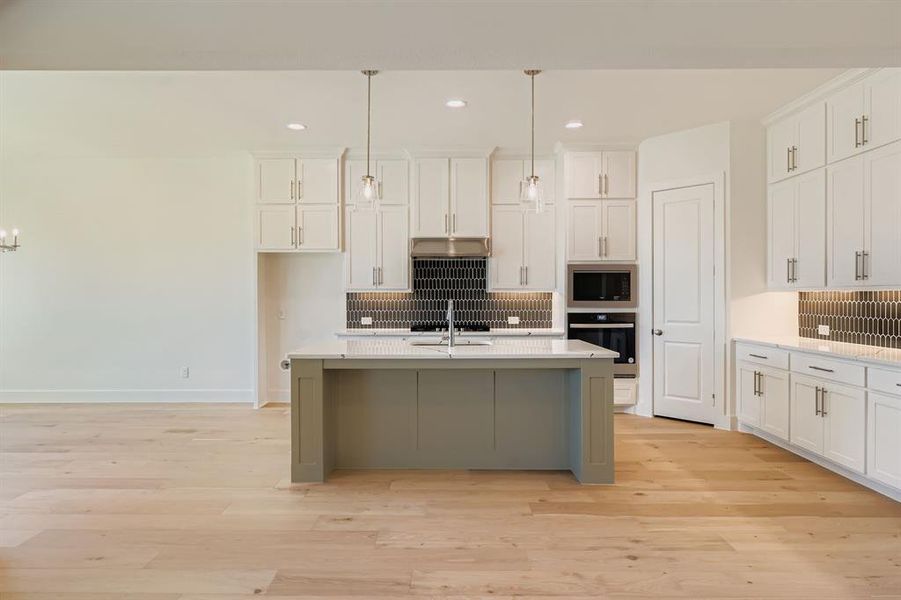 Furnished interior view inside a new home in Reunion 70s, Rhome (Image 6). Furnished interior view inside a new home in Reunion 70s, Rhome (Image 6).