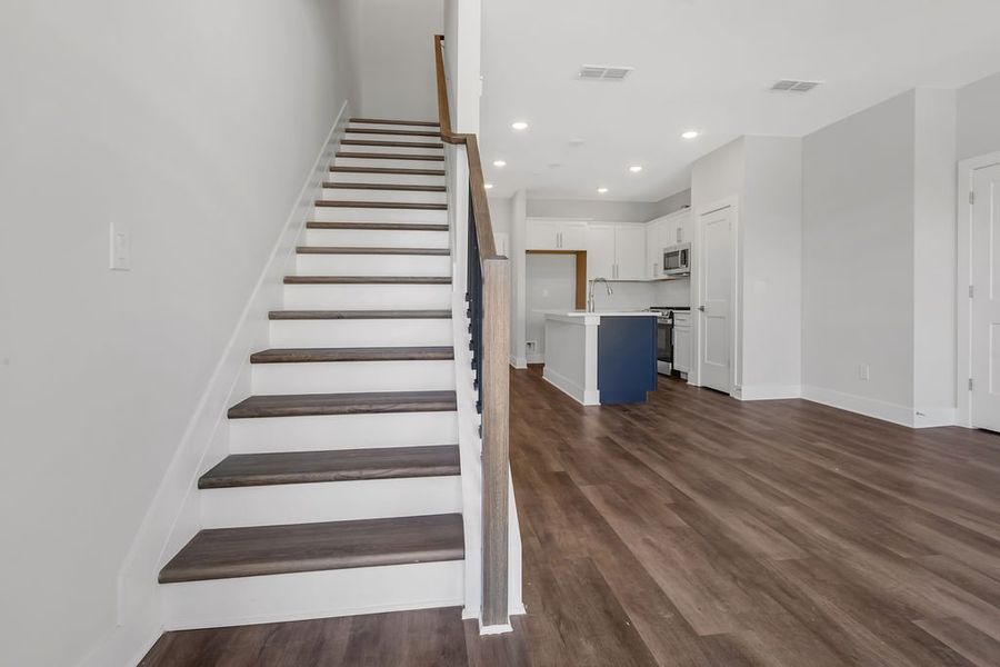 Spacious, unfurnished interior of a new home in Echo Park, Suwanee (Image 21).