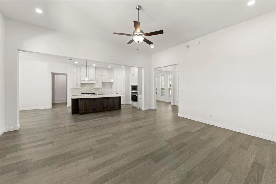 12. 512 Birthright - Family (2)