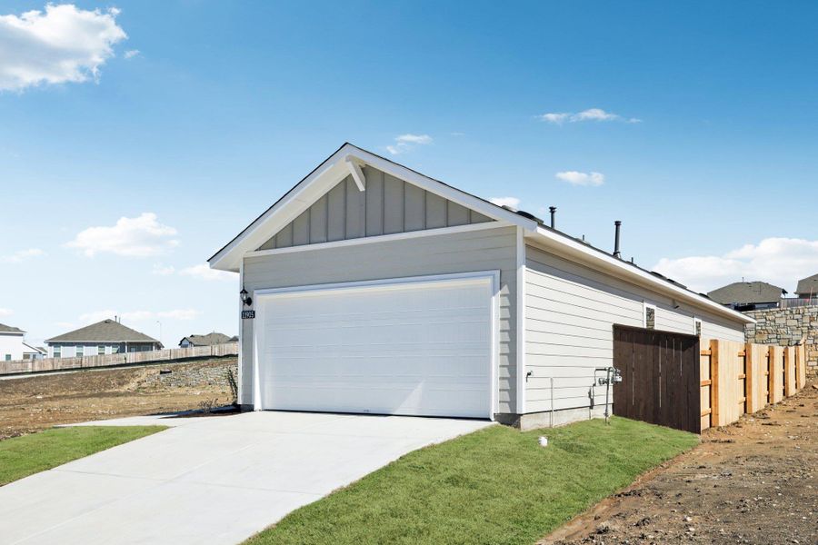 11905 Murano Drive - Cloverleaf 1468 Elevation