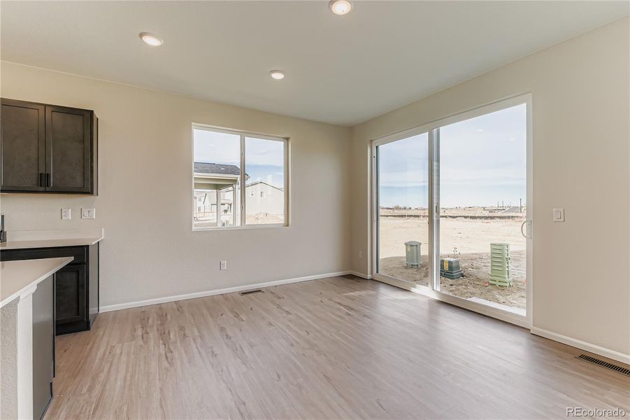 Dining room w/large 8ft slider