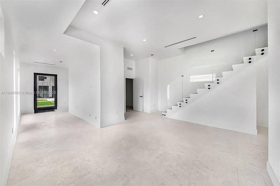 Spacious, unfurnished interior of a new home in , Miami (Image 30).