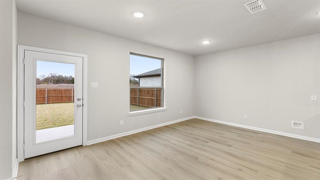 09. 2508 Yo Ranch - Dining