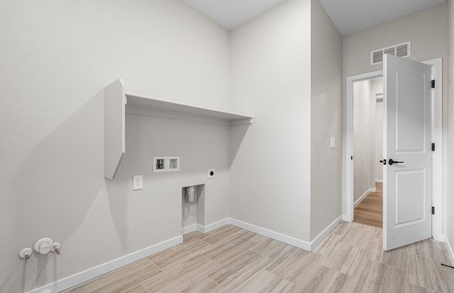 Spacious, unfurnished interior of a new home in Independence, Elizabeth (Image 13).
