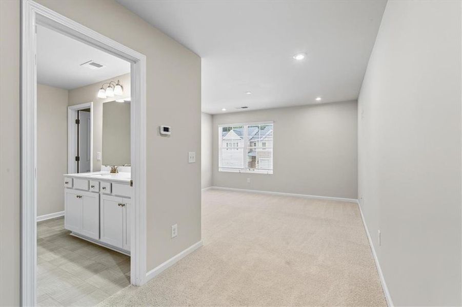 Spacious, unfurnished interior of a new home in Park Center Pointe, Austell (Image 14).