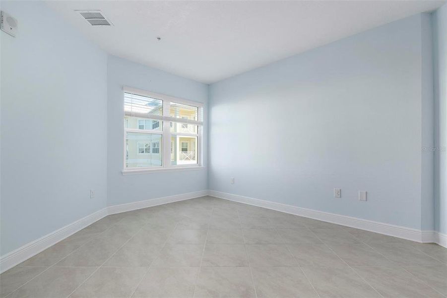 Spacious, unfurnished interior of a new home in , Bradenton (Image 20).