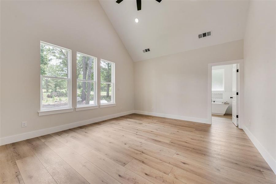 Spacious, unfurnished interior of a new home in , Lindale (Image 31).