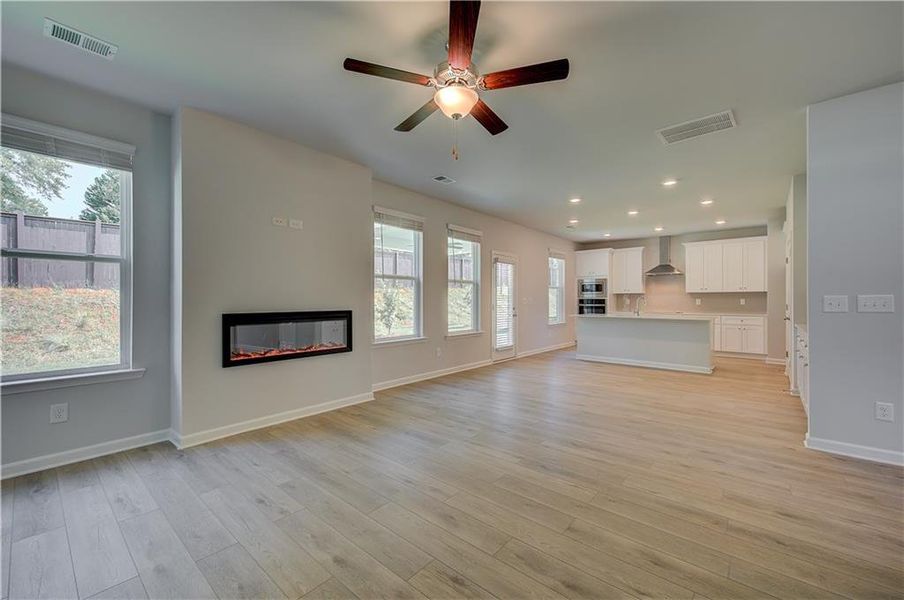 Spacious, unfurnished interior of a new home in Bowers Farm, McDonough (Image 16).