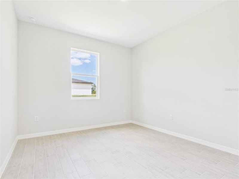 Spacious, unfurnished interior of a new home in , Ocala (Image 17).