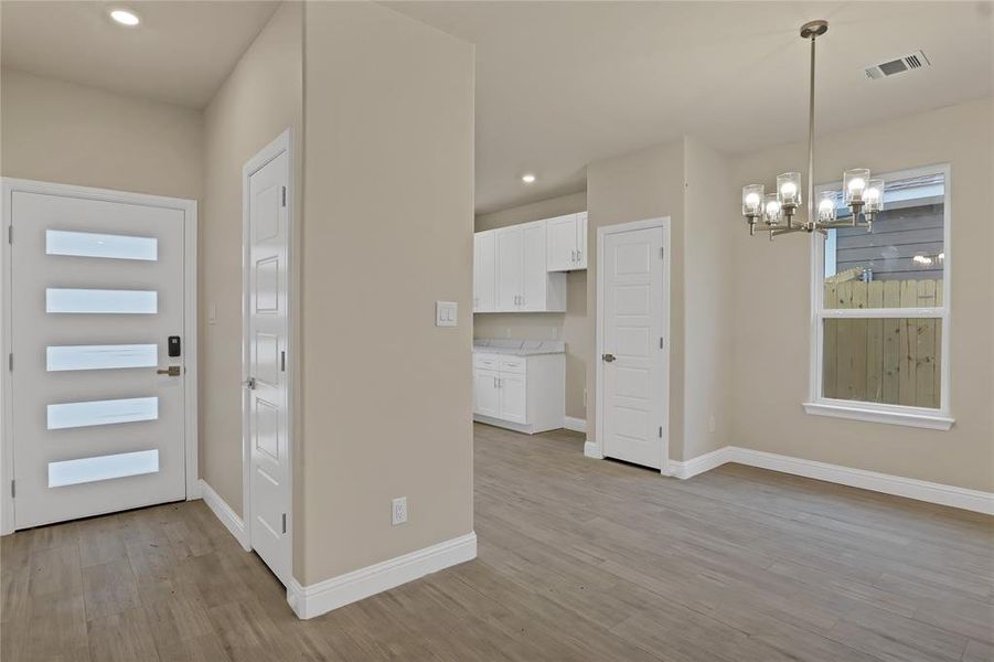 Spacious, unfurnished interior of a new home in , Granbury (Image 14).