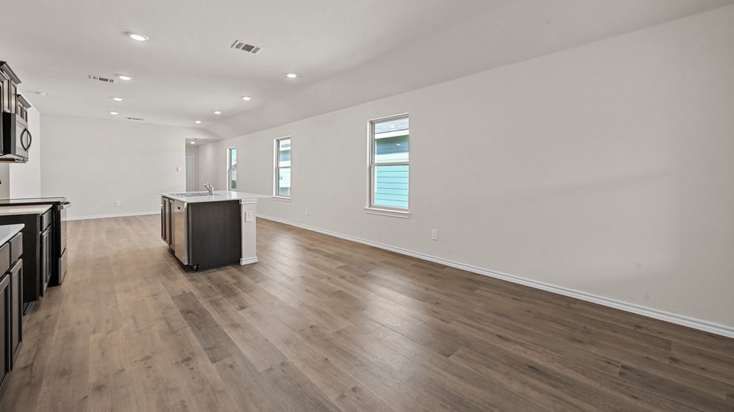 Spacious, unfurnished interior of a new home in Wildcat Ranch, Crandall (Image 21). Spacious, unfurnished interior of a new home in Wildcat Ranch, Crandall (Image 21).