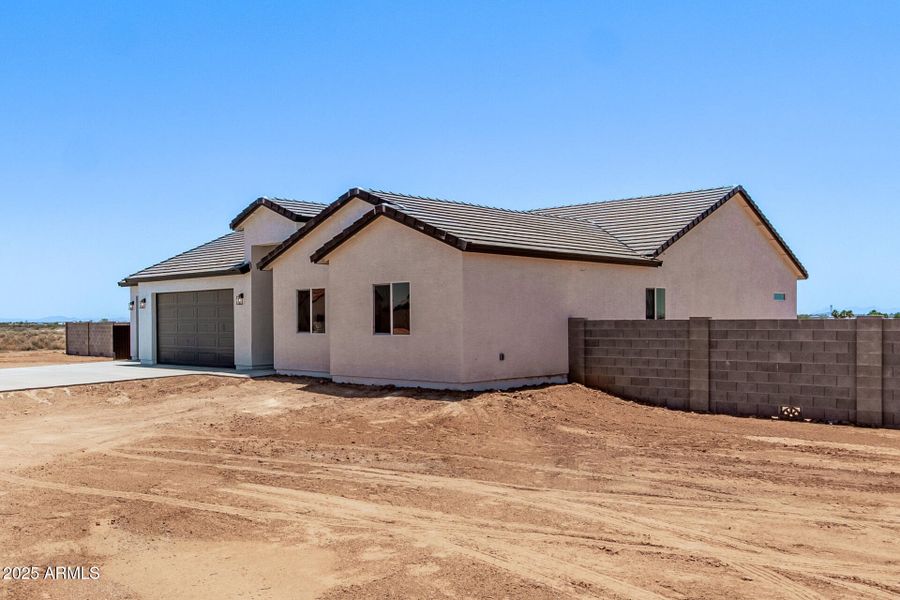 05 Sandstone Mountain