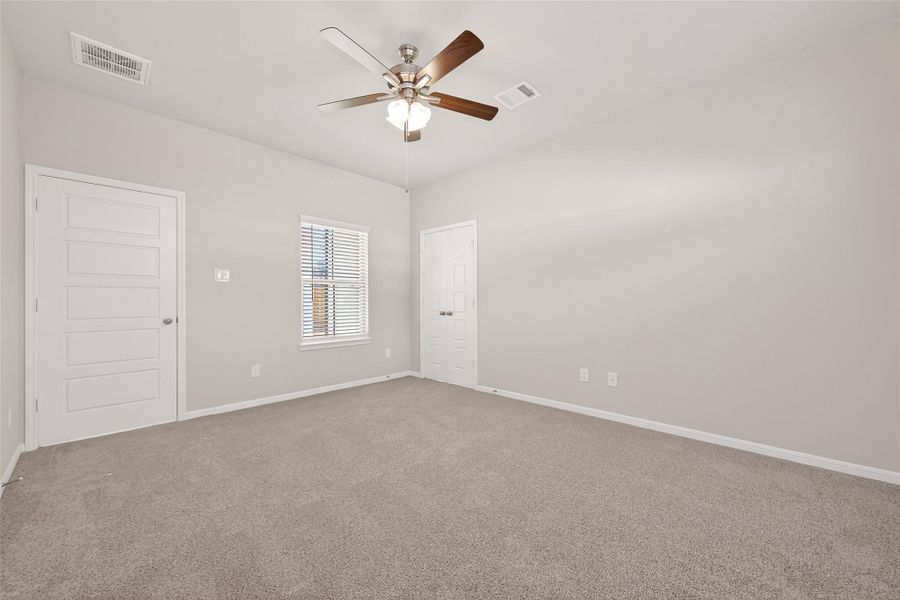 Spacious, unfurnished interior of a new home in Woodland Lakes, Houston (Image 30).