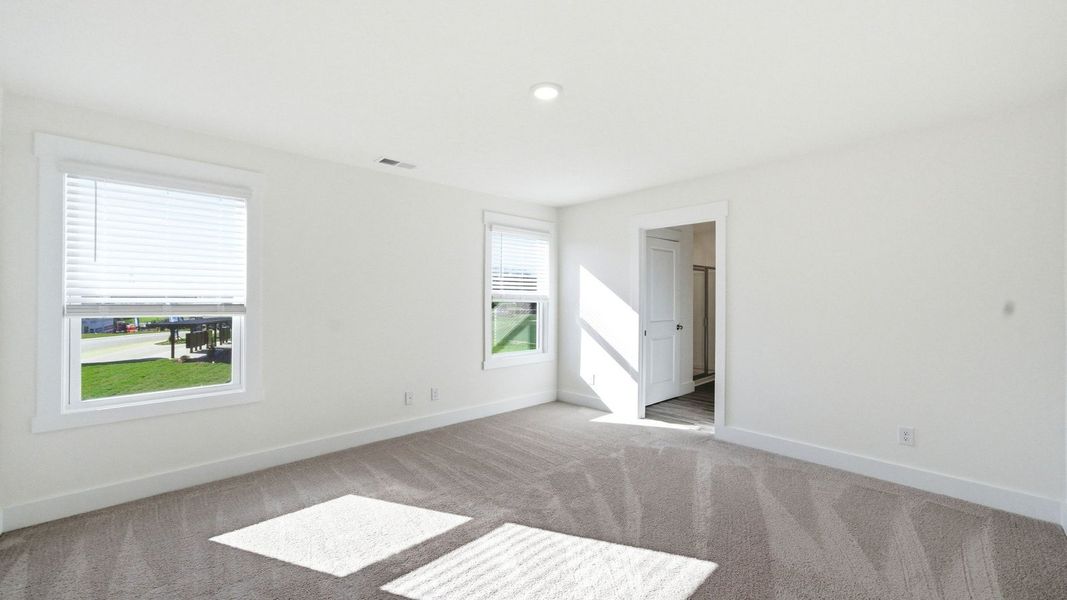 Spacious, unfurnished interior of a new home in Fieldcrest Acres, Blountville (Image 25).