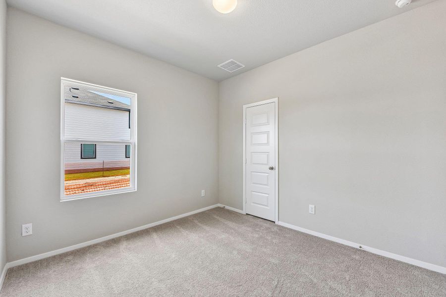 Spacious, unfurnished interior of a new home in Cascade, Liberty Hill (Image 23).