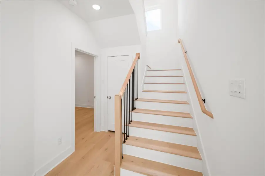 Spacious, unfurnished interior of a new home in , Houston (Image 31).