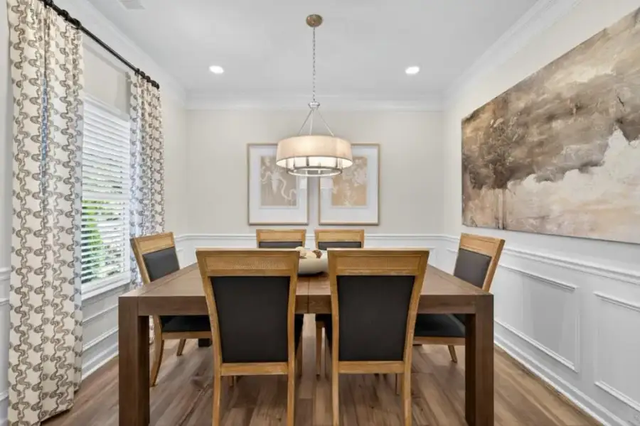 Furnished interior view inside a new home in Oakmont, Dallas (Image 7).