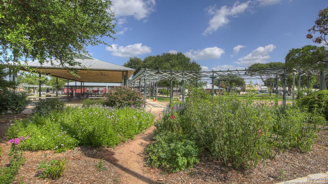 Image 16 of a home in Sonoma Oaks.