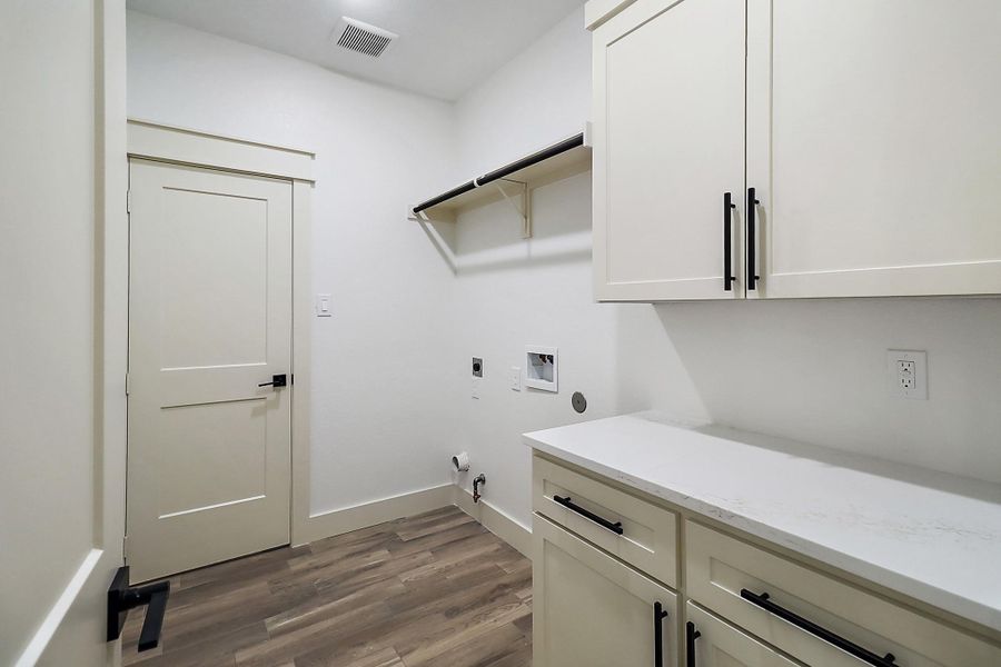 Large walk in laundry room