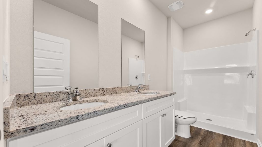 Furnished interior view inside a new home in Liberty, Panama City (Image 11).