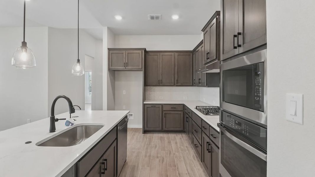 Furnished interior view inside a new home in Meyer Ranch 45's, New Braunfels (Image 5).