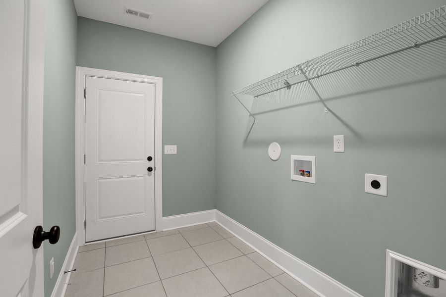 Representative unfurnished interior of a home built from the Lanai by Bill Clark Homes in Sidbury Landing, Wilmington (Image 47). Representative unfurnished interior of a home built from the Lanai by Bill Clark Homes in Sidbury Landing, Wilmington (Image 47).