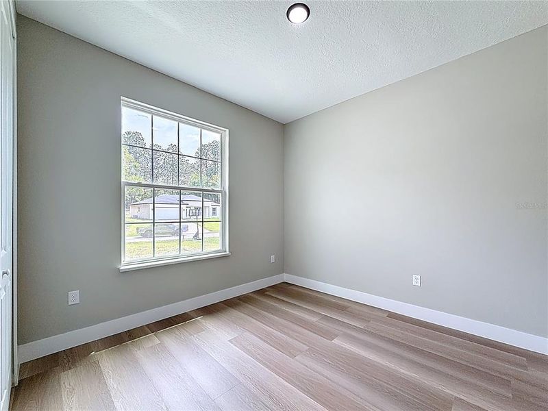 Spacious, unfurnished interior of a new home in , Citrus Springs (Image 49).