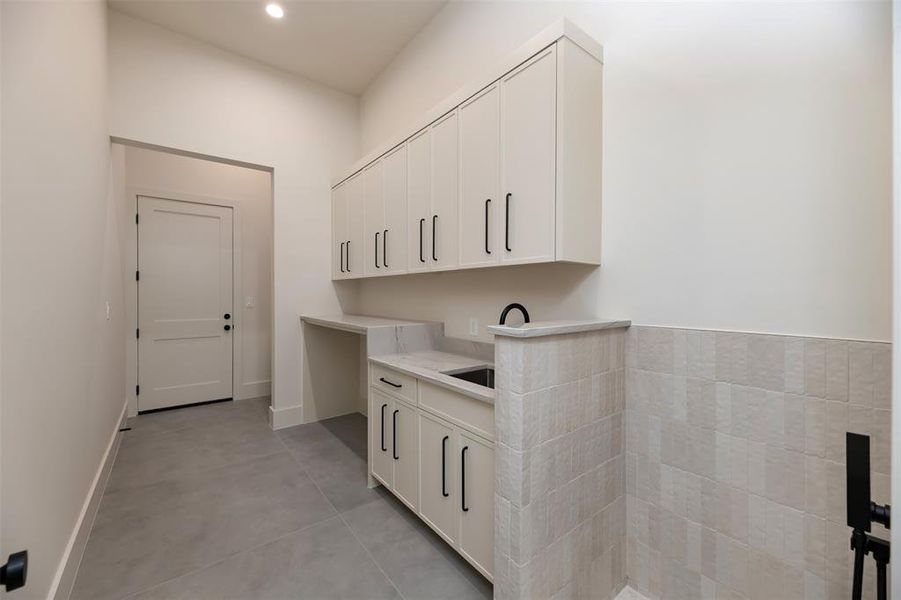 Furnished interior view inside a new home in , Heath (Image 11).