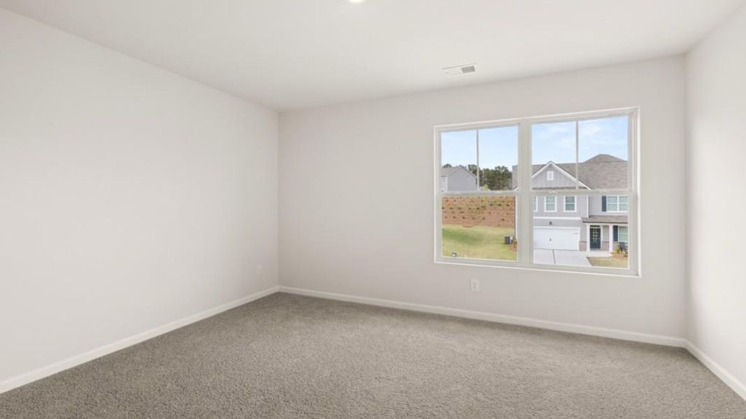 Spacious, unfurnished interior of a new home in Thompson Ridge, Dallas (Image 27).