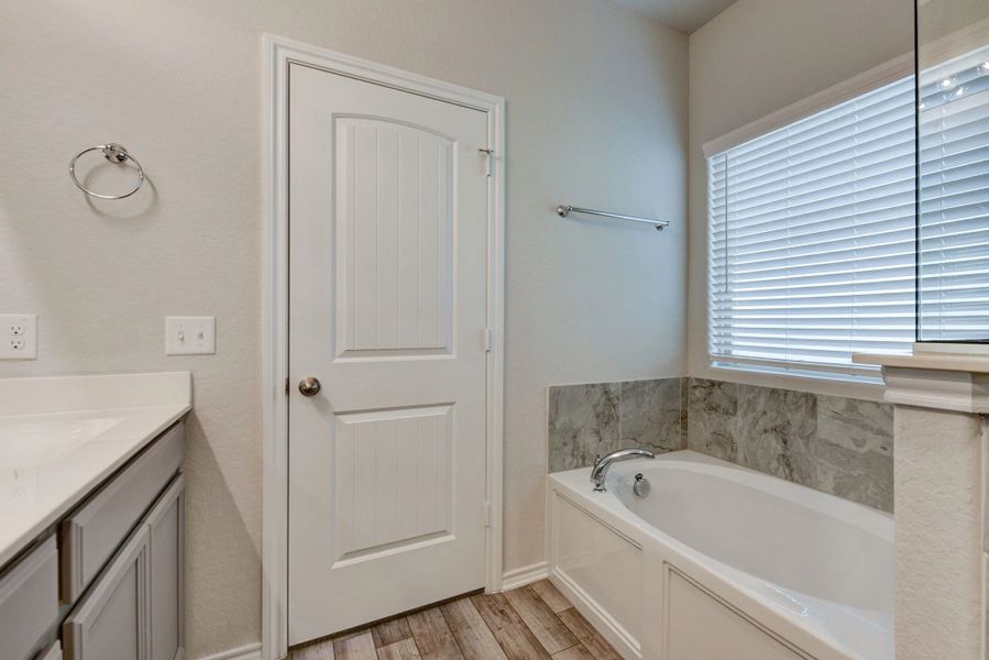 Representative furnished interior of a home built from the Devon by Ashton Woods in Cordova Trails, Seguin (Image 11). Representative furnished interior of a home built from the Devon by Ashton Woods in Cordova Trails, Seguin (Image 11).