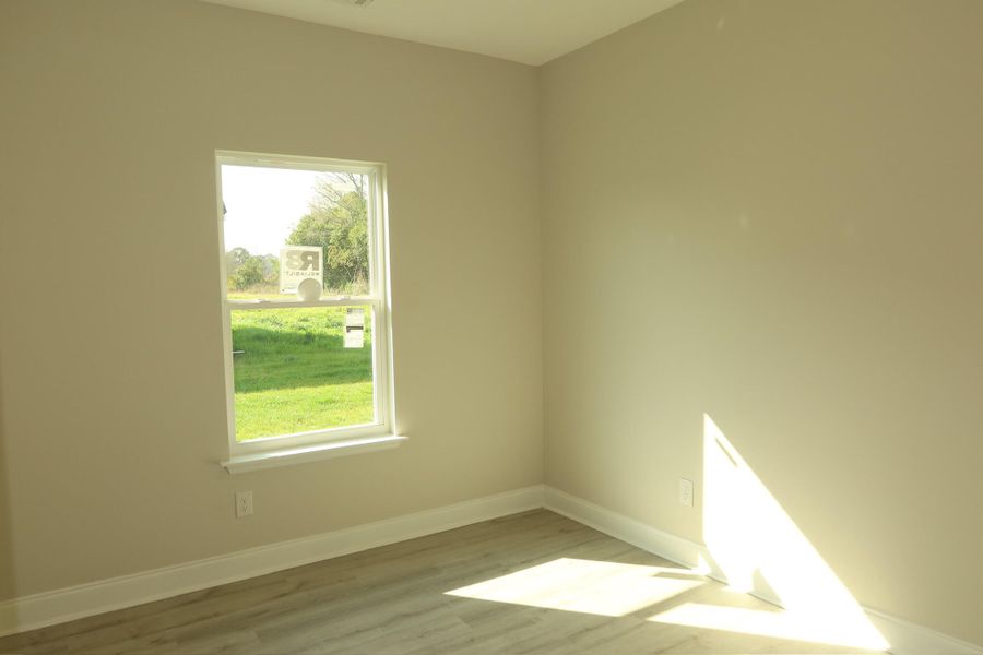 Spacious, unfurnished interior of a new home in , Santee (Image 7).