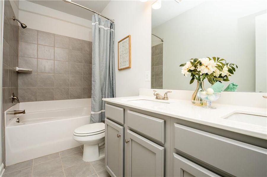 Furnished interior view inside a new home in , Homer (Image 30).