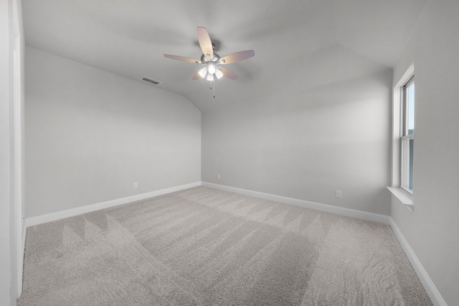 Spacious, unfurnished interior of a new home in Stonecreek, Sulphur Springs (Image 26).
