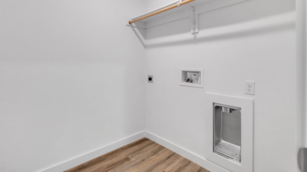 Spacious, unfurnished interior of a new home in Terra Vista, Lubbock (Image 15).