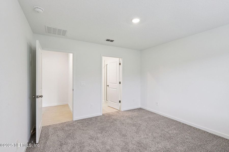Spacious, unfurnished interior of a new home in Kings Preserve, Jacksonville (Image 19). Spacious, unfurnished interior of a new home in Kings Preserve, Jacksonville (Image 19).
