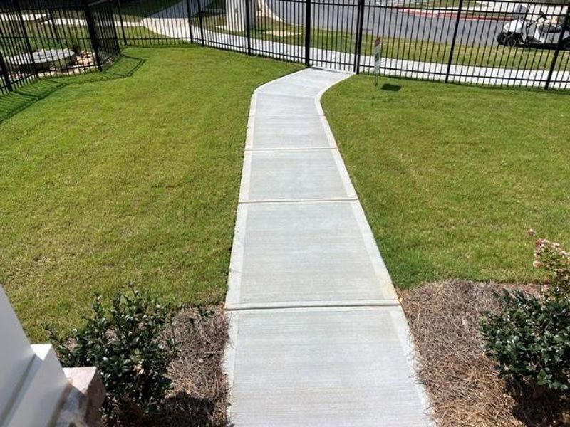 Community amenities in Promenade at Sawnee Village, Cumming (Image 29).